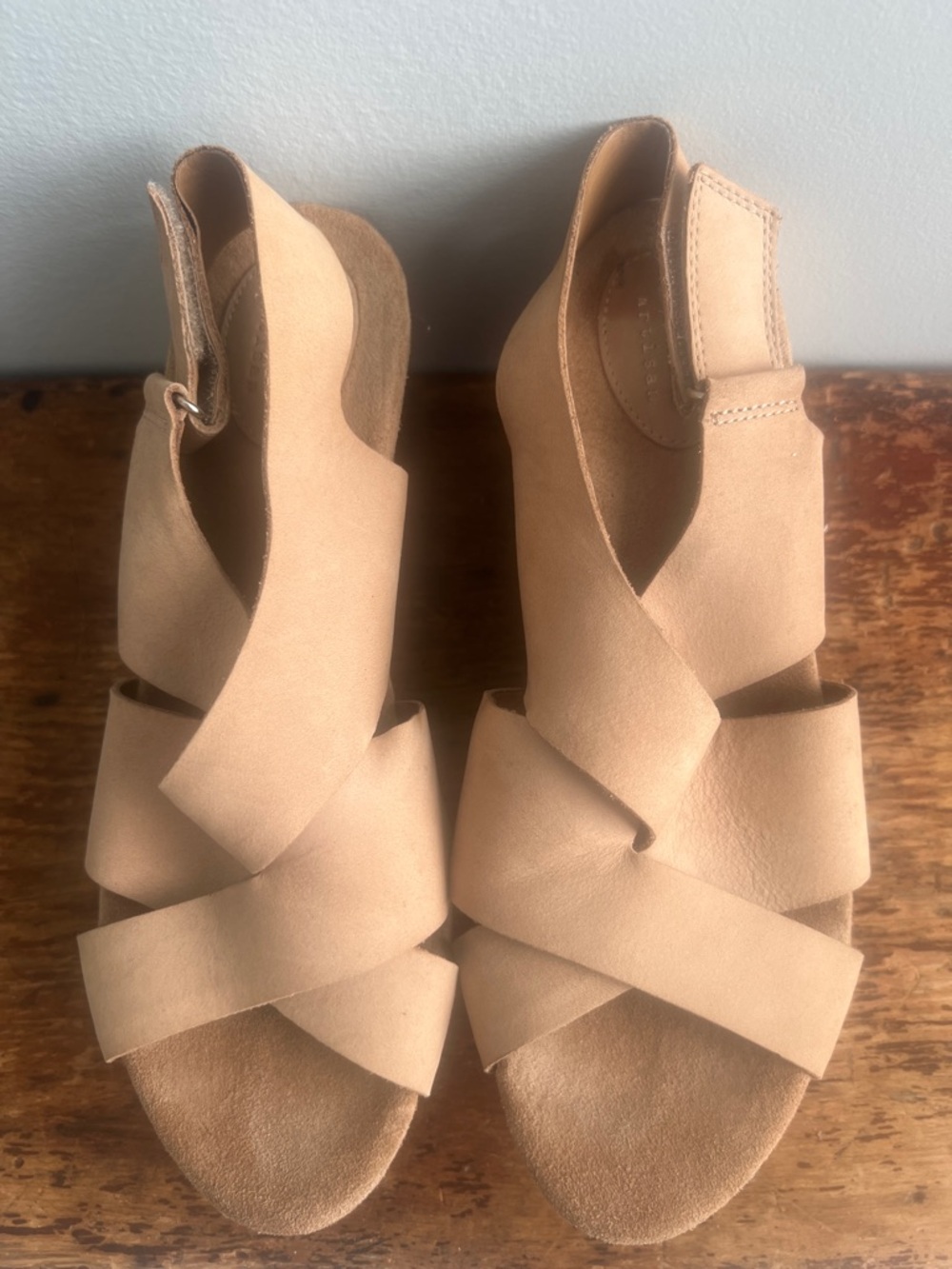 Clark’s Artisan Women’s Neutral Tan Suede Crisscross Cork Wedge Sandals 9.5